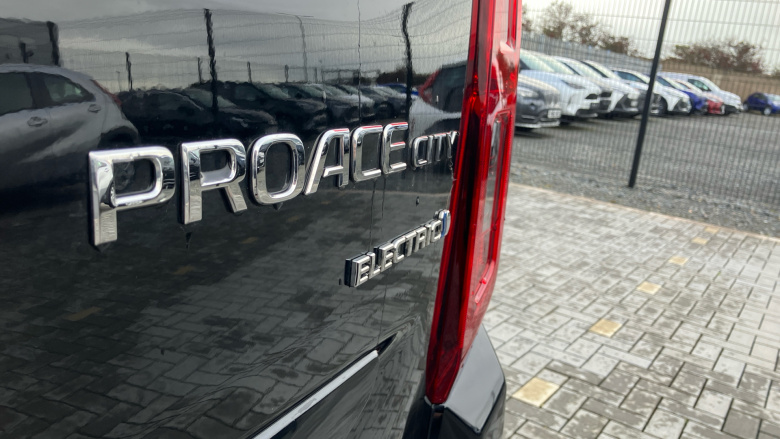 Toyota Proace City Verso 100kW Design L1 50kWh 5dr Auto Electric Estate